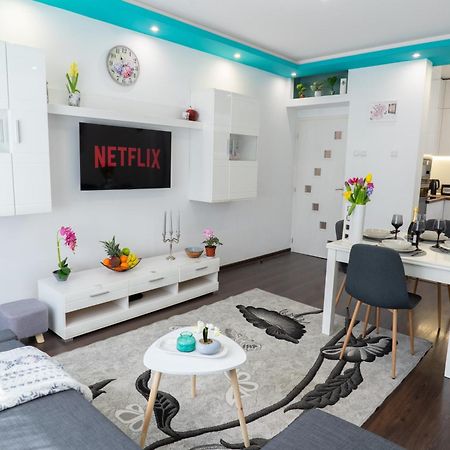 Luxury 2 Bedroom Apartment In Central Varna Esterno foto