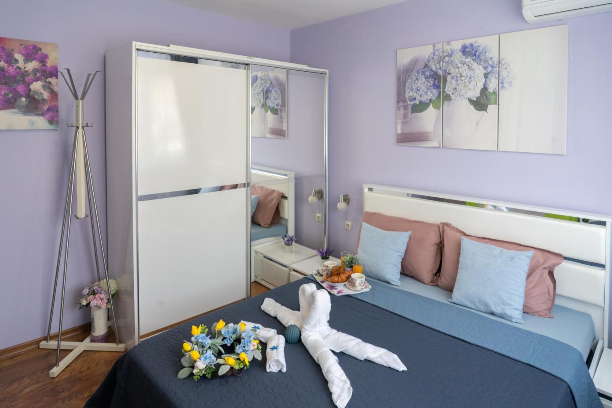 Luxury 2 Bedroom Apartment In Central Varna Esterno foto