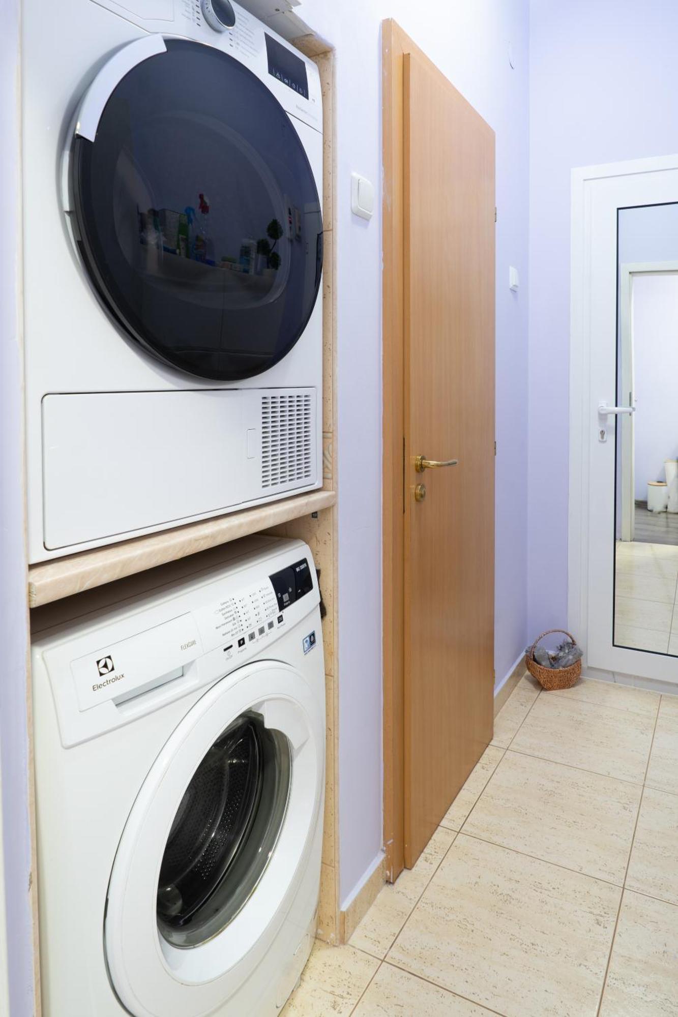 Luxury 2 Bedroom Apartment In Central Varna Esterno foto