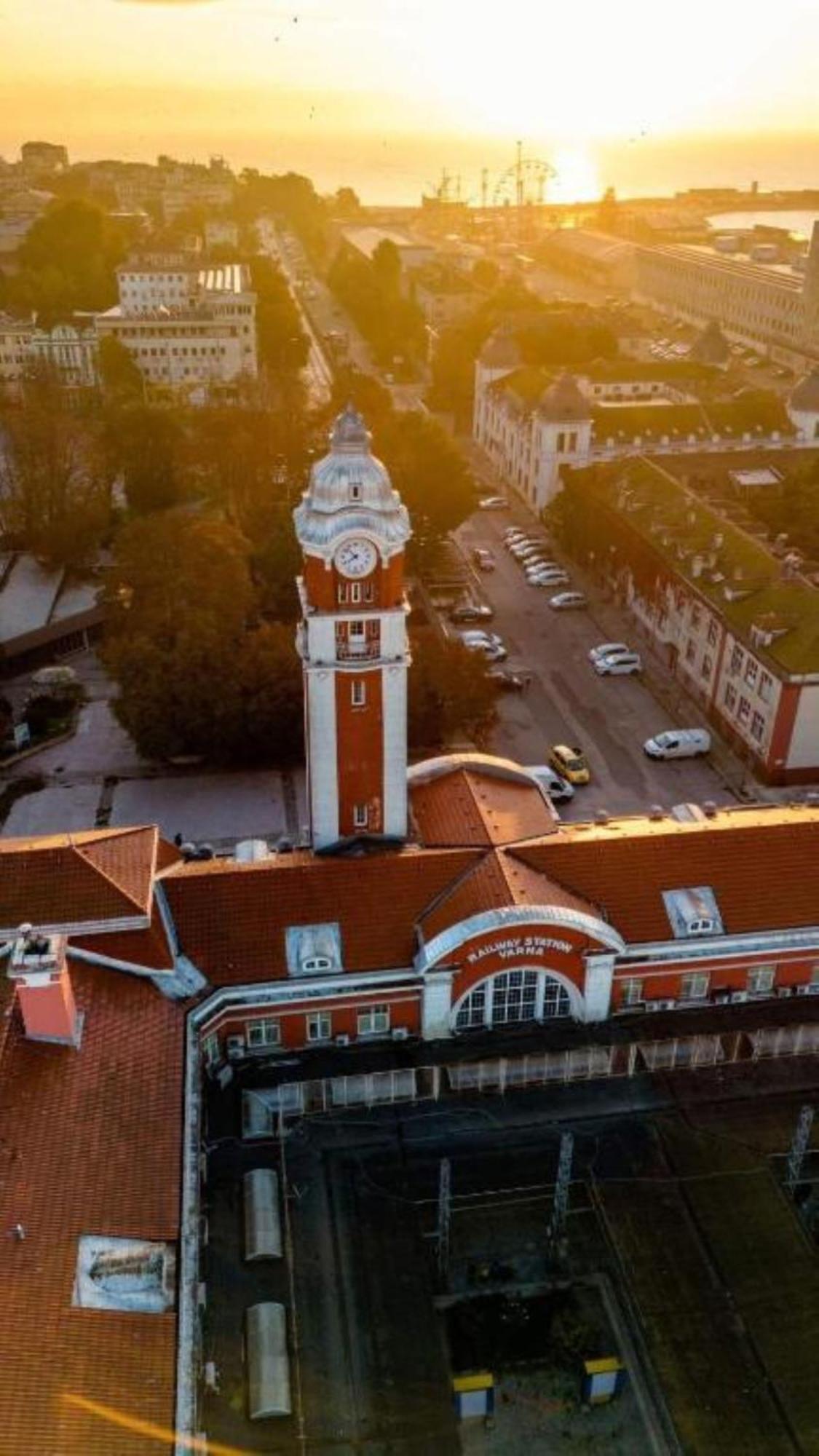 Luxury 2 Bedroom Apartment In Central Varna Esterno foto